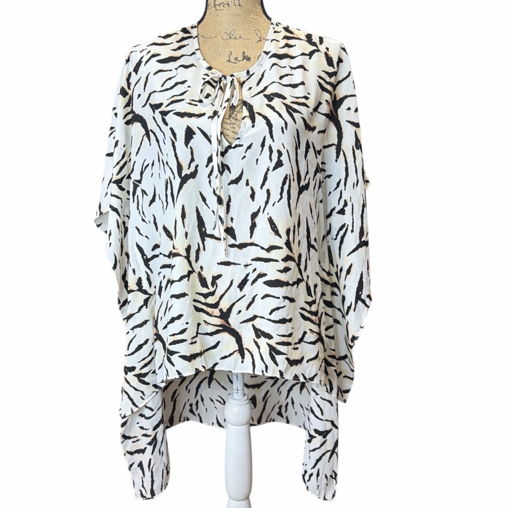 Buddy Love Cream and Black Animal Print Poncho. EC. Size. Small